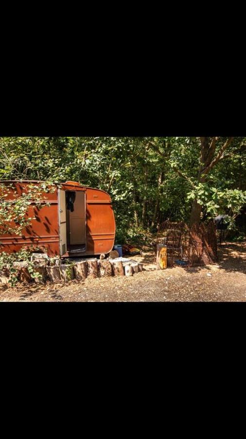 Little Vintage Caravan With Cosy Log Burner Canterbury Exterior photo