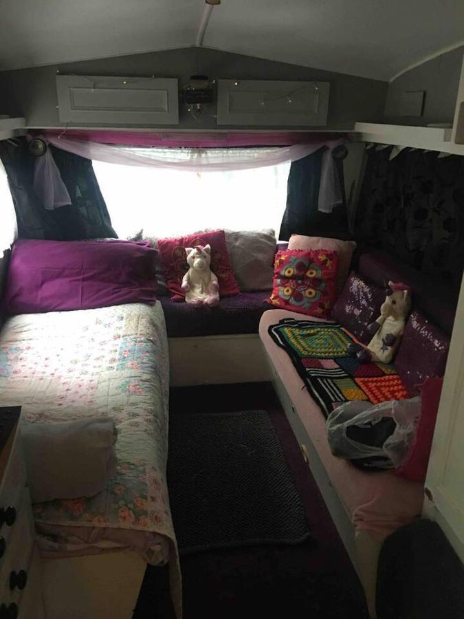 Little Vintage Caravan With Cosy Log Burner Canterbury Exterior photo